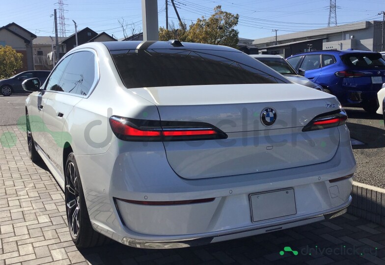 BMW 7 series White