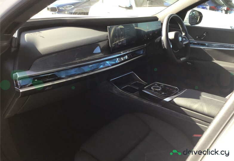 BMW 7 series White