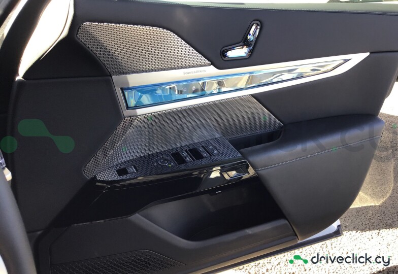 BMW 7 series White