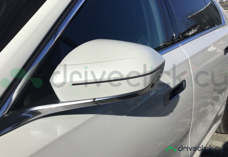 BMW 7 series White