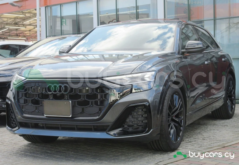 Audi SQ8 Черный