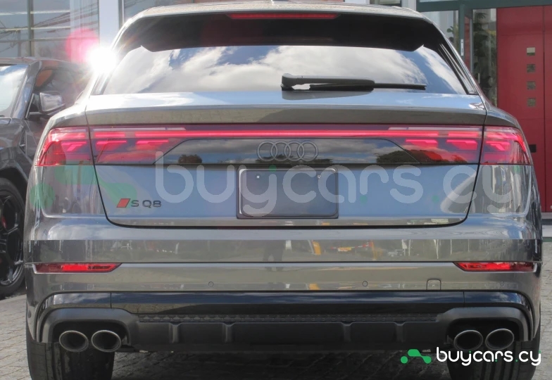 Audi SQ8 Черный