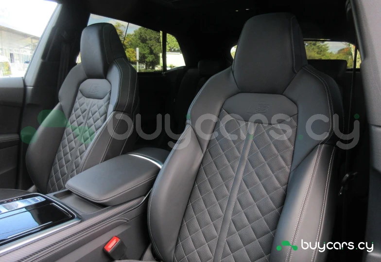 Audi SQ8 Черный