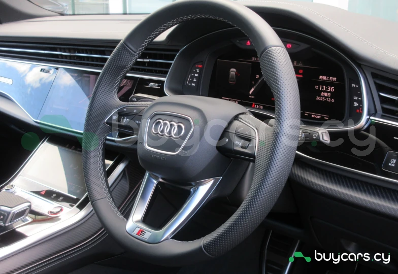Audi SQ8 Черный