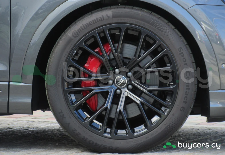 Audi SQ8 Черный