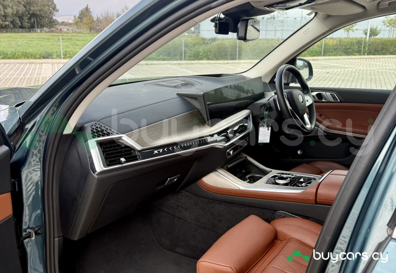 BMW X7 Blue
