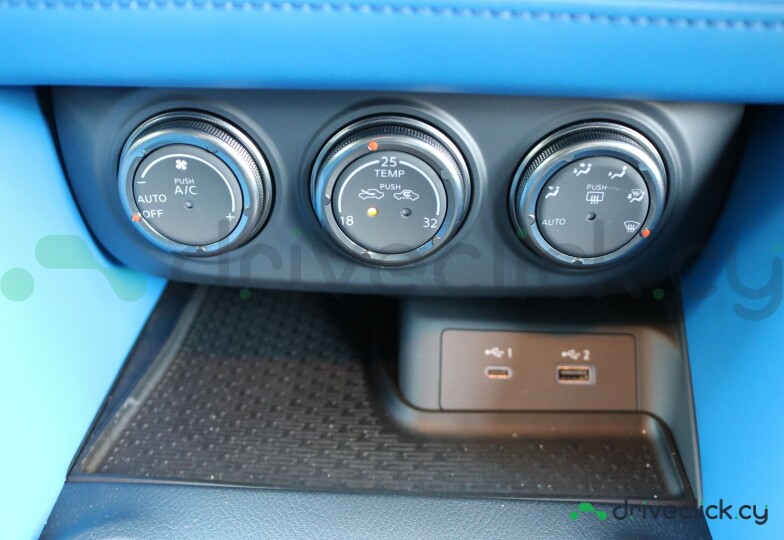 Nissan Fairlady z Blue