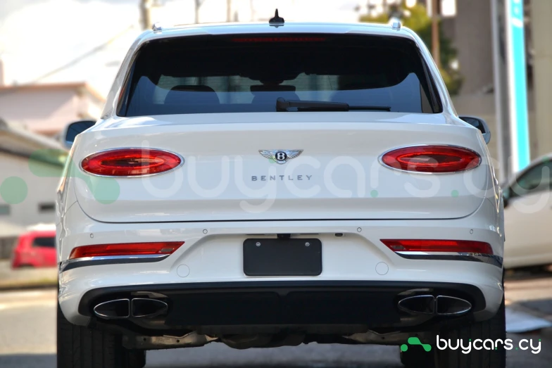 Bentley Bentayga Белый