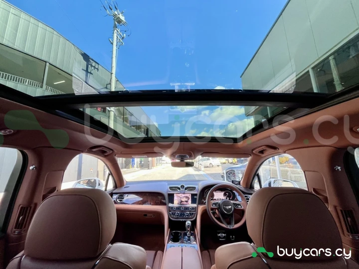 Bentley Bentayga Белый