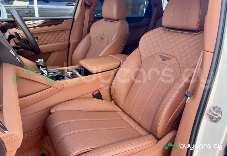 Bentley Bentayga Белый
