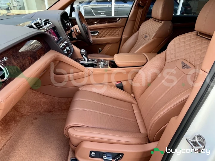 Bentley Bentayga Белый