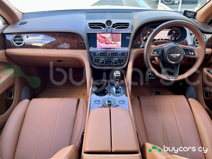 Bentley Bentayga Белый