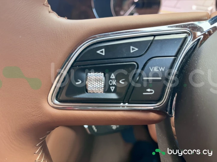 Bentley Bentayga Белый