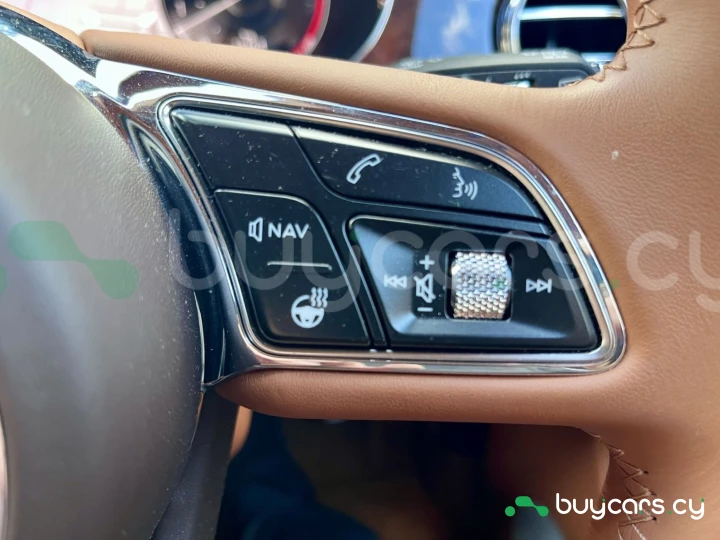 Bentley Bentayga Белый