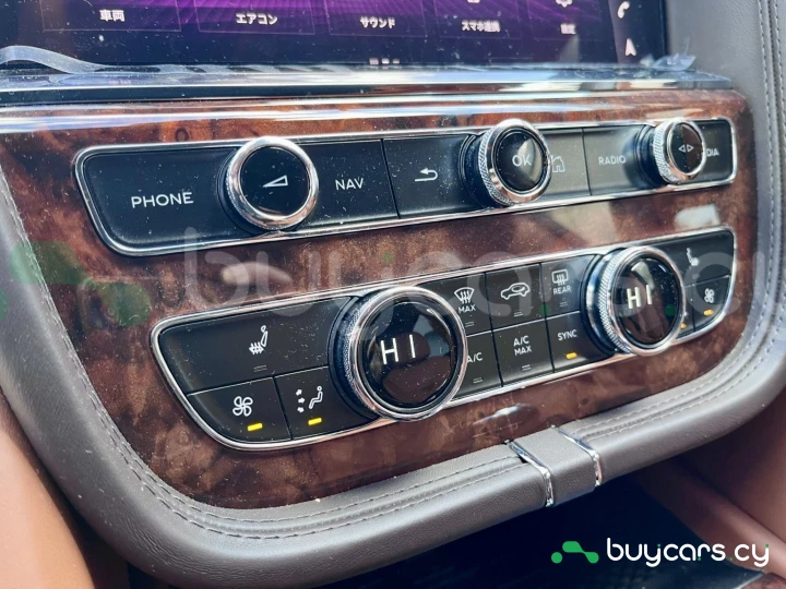 Bentley Bentayga Белый