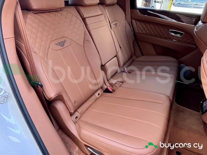 Bentley Bentayga Белый