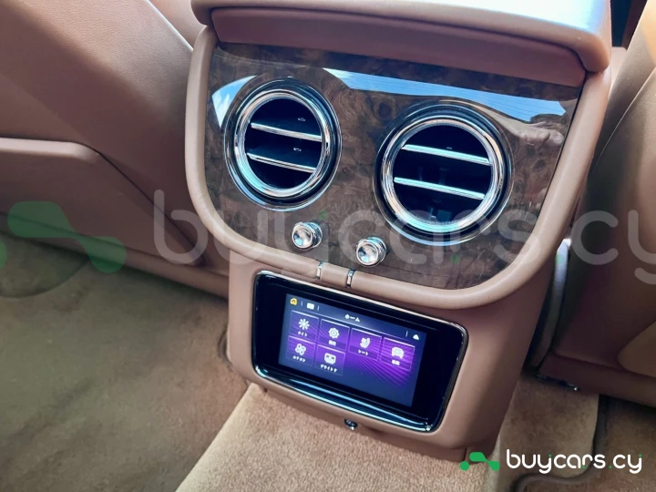 Bentley Bentayga Белый