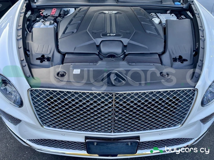 Bentley Bentayga Белый