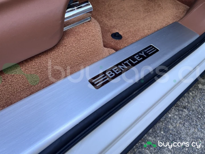 Bentley Bentayga Белый