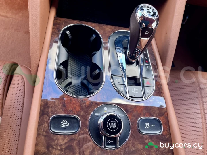 Bentley Bentayga Белый