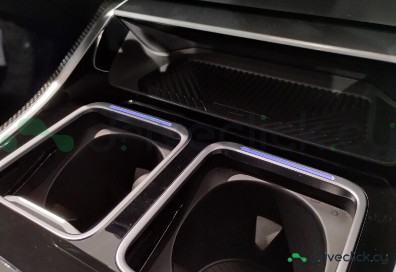 BMW i7 White