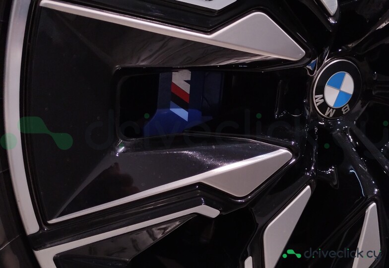 BMW i7 White