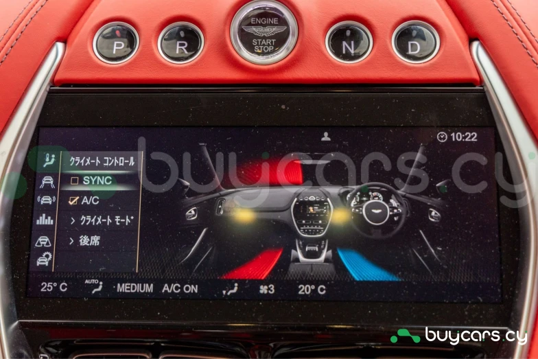 Aston Martin DBX Серый