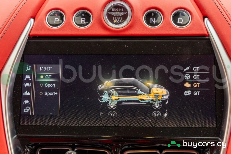 Aston Martin DBX Серый