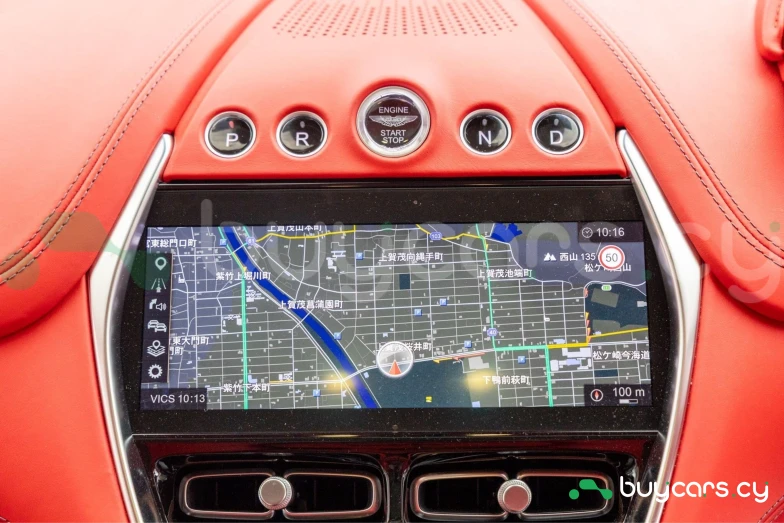 Aston Martin DBX Серый