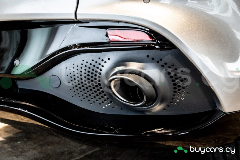 Aston Martin DBX Серый