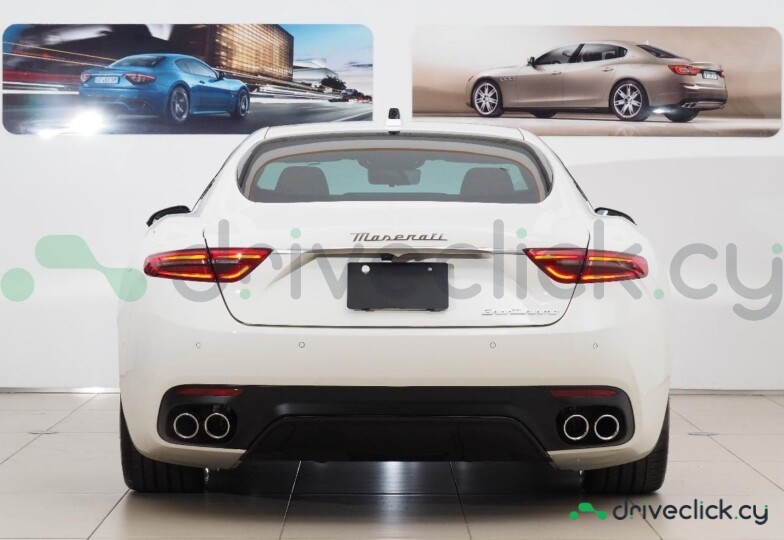 Maserati Gran Turismo  White