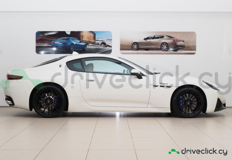 Maserati Gran Turismo  White