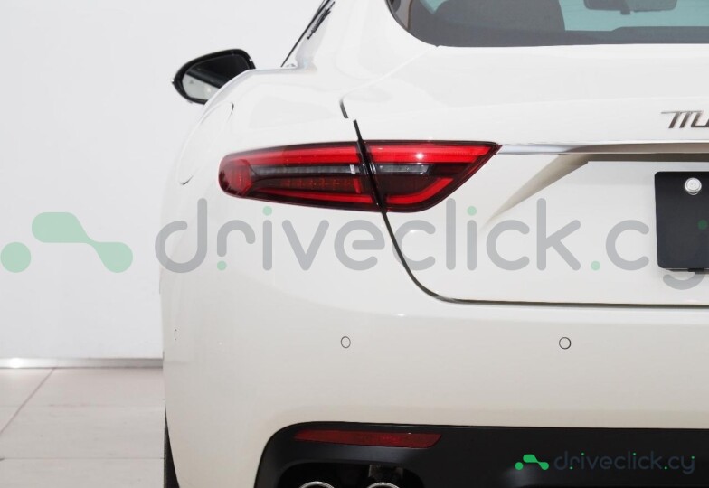 Maserati Gran Turismo  White