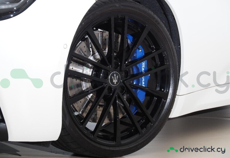 Maserati Gran Turismo  White