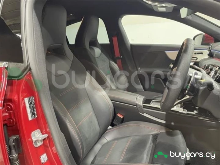 Mercedes CLA-class Красный