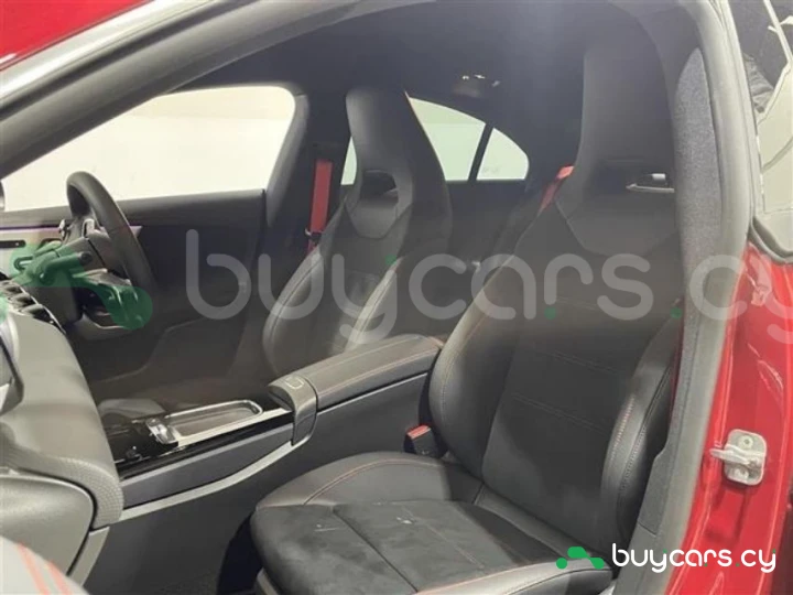 Mercedes CLA-class Красный