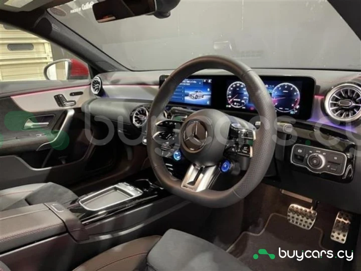 Mercedes CLA-class Красный