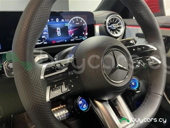 Mercedes CLA-class Красный