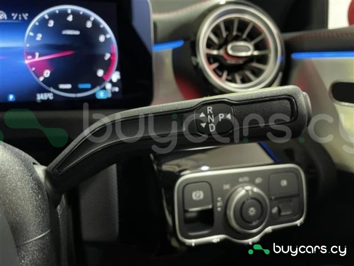 Mercedes CLA-class Красный