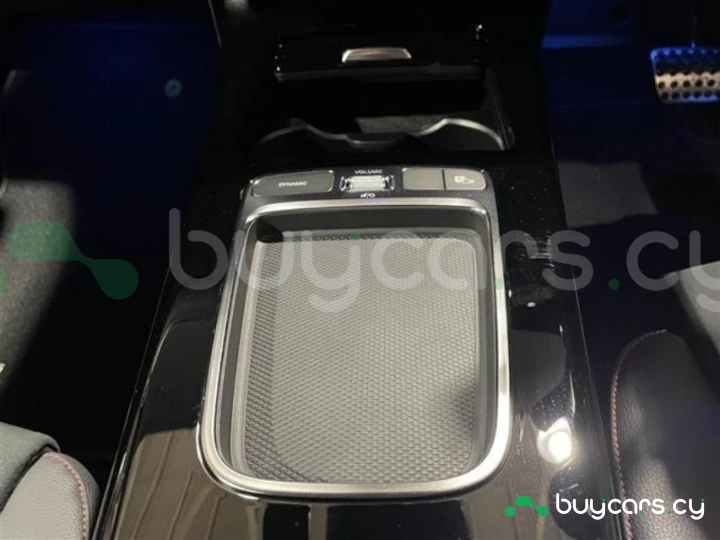 Mercedes CLA-class Красный