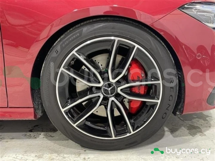 Mercedes CLA-class Красный