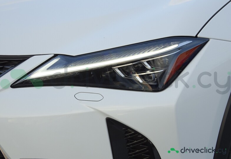 Lexus UX White