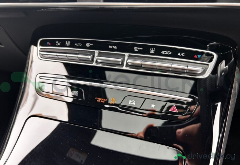 Mercedes EQC Black
