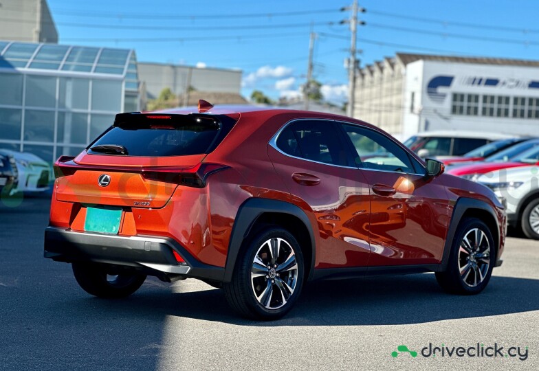 Lexus UX Оранжевый