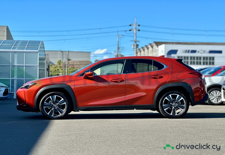 Lexus UX Оранжевый