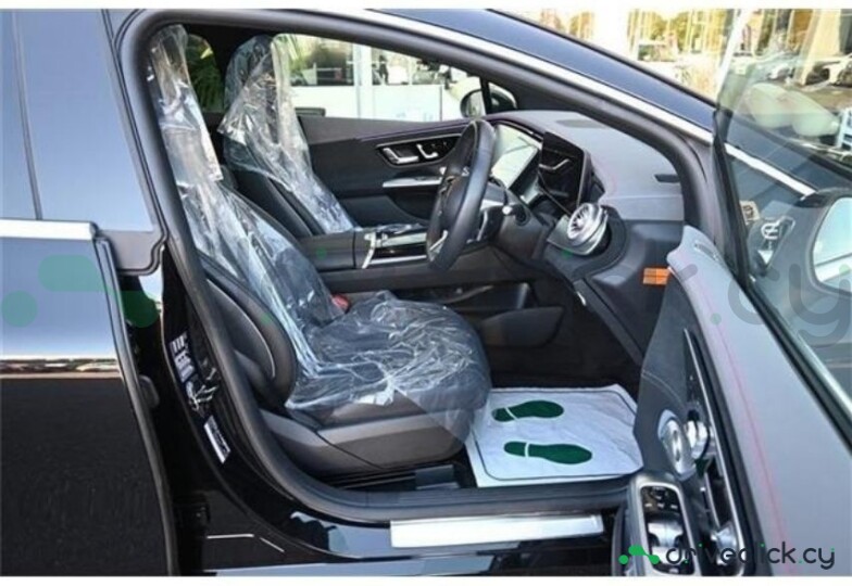Mercedes EQE Black