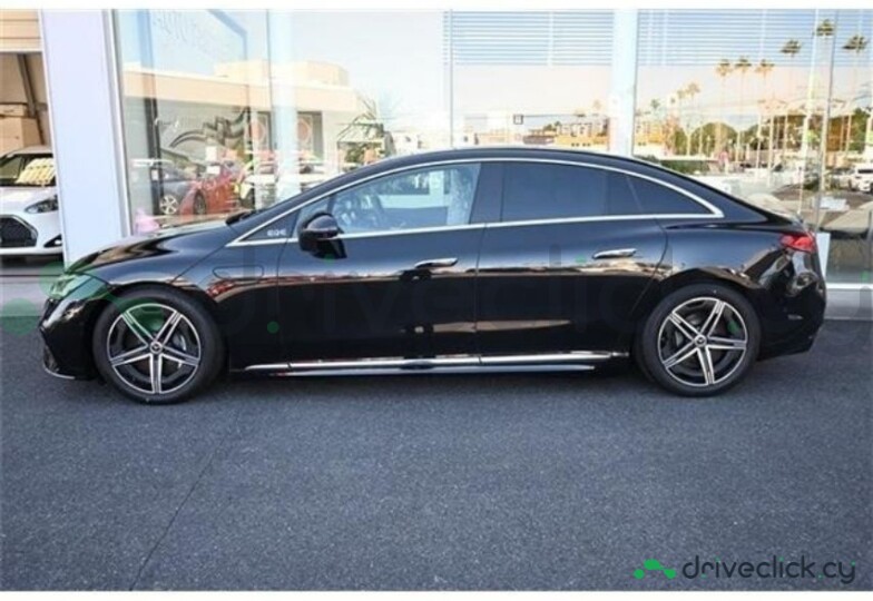 Mercedes EQE Black