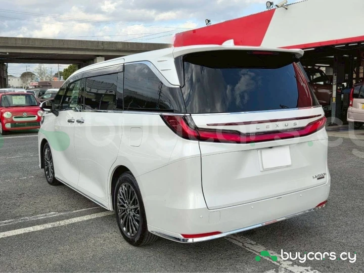 Lexus LM White