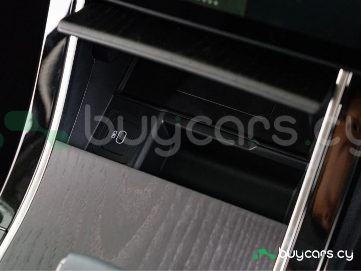 Land Rover Range Rover Velar Blue