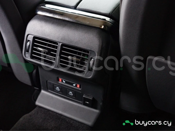 Land Rover Range Rover Velar Blue